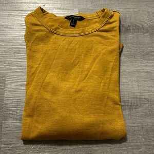 BANANA REPUBLIC TOP.